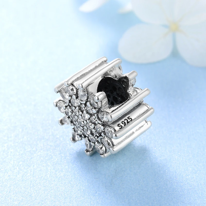 Новые Серебряные Бусины Очаровательной Подвеской Снежинки с Блестящим Цирконием 925 Пробы Подходят для Оригинального Европейского Браслета для Ювелирного Изготовления.