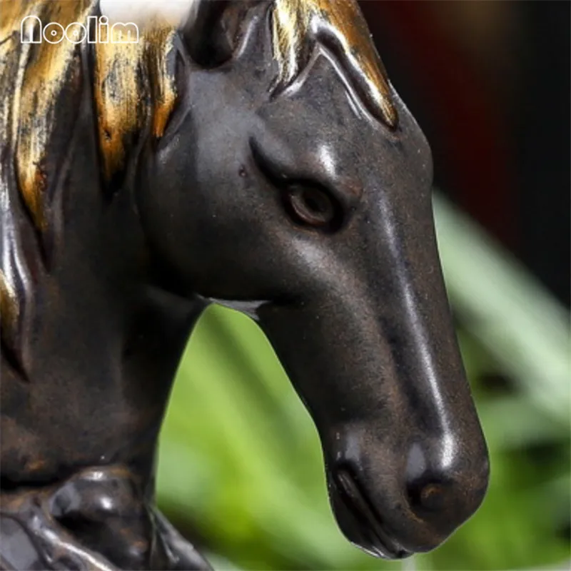 Керамическая подставка для курильницы с золотистой лошадью креативная в форме