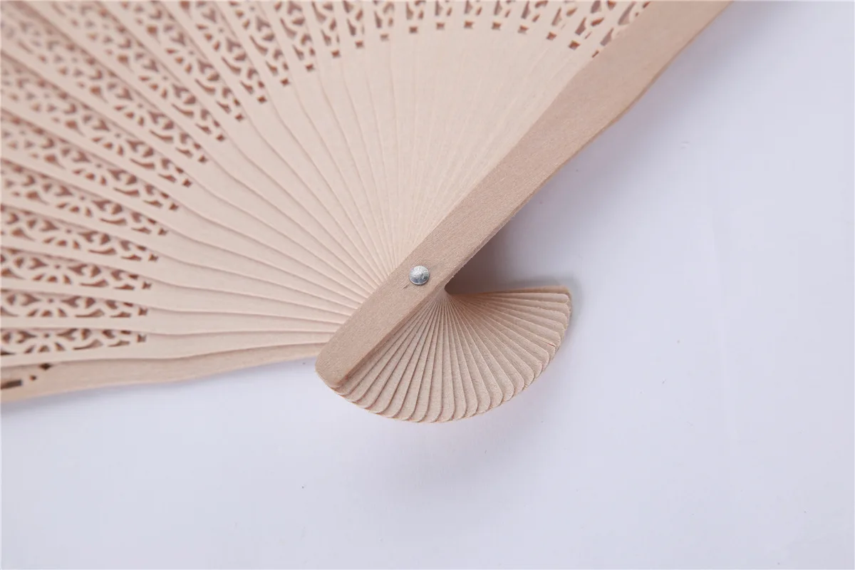 Free shipping Wedding favors 200 / lot silk fan Chinese carved folding fragrance wood hand wedding | Дом и сад