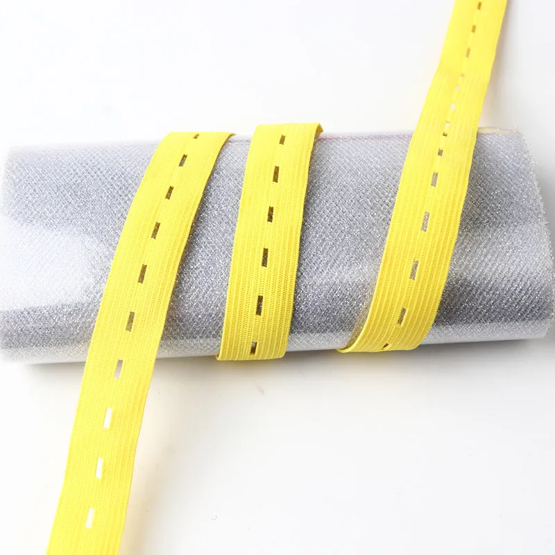 Маска эластичная перфорированная плоская лента 18 мм регулируемая по цвету для