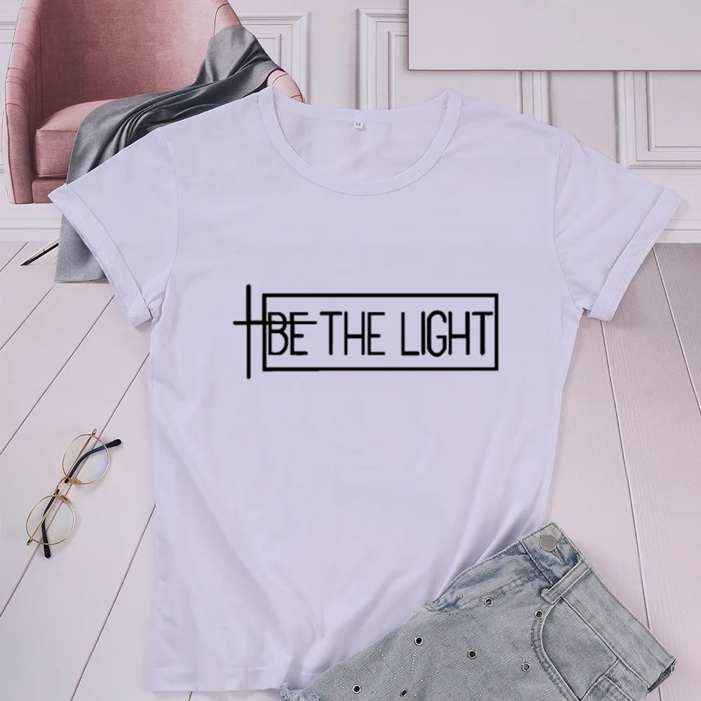 Футболка хлопковая черная с надписью Be The Light и круглым вырезом | Женская одежда