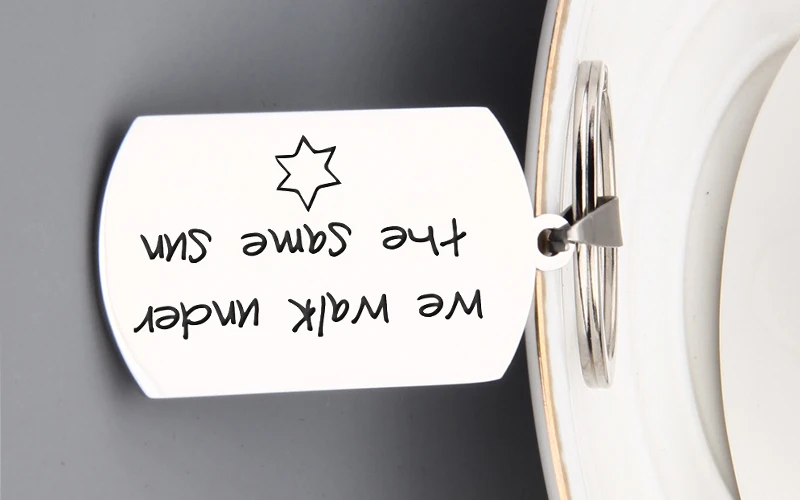 Мы ходим на одном солнце готовим красивые подарочные коробки для мальчиков и