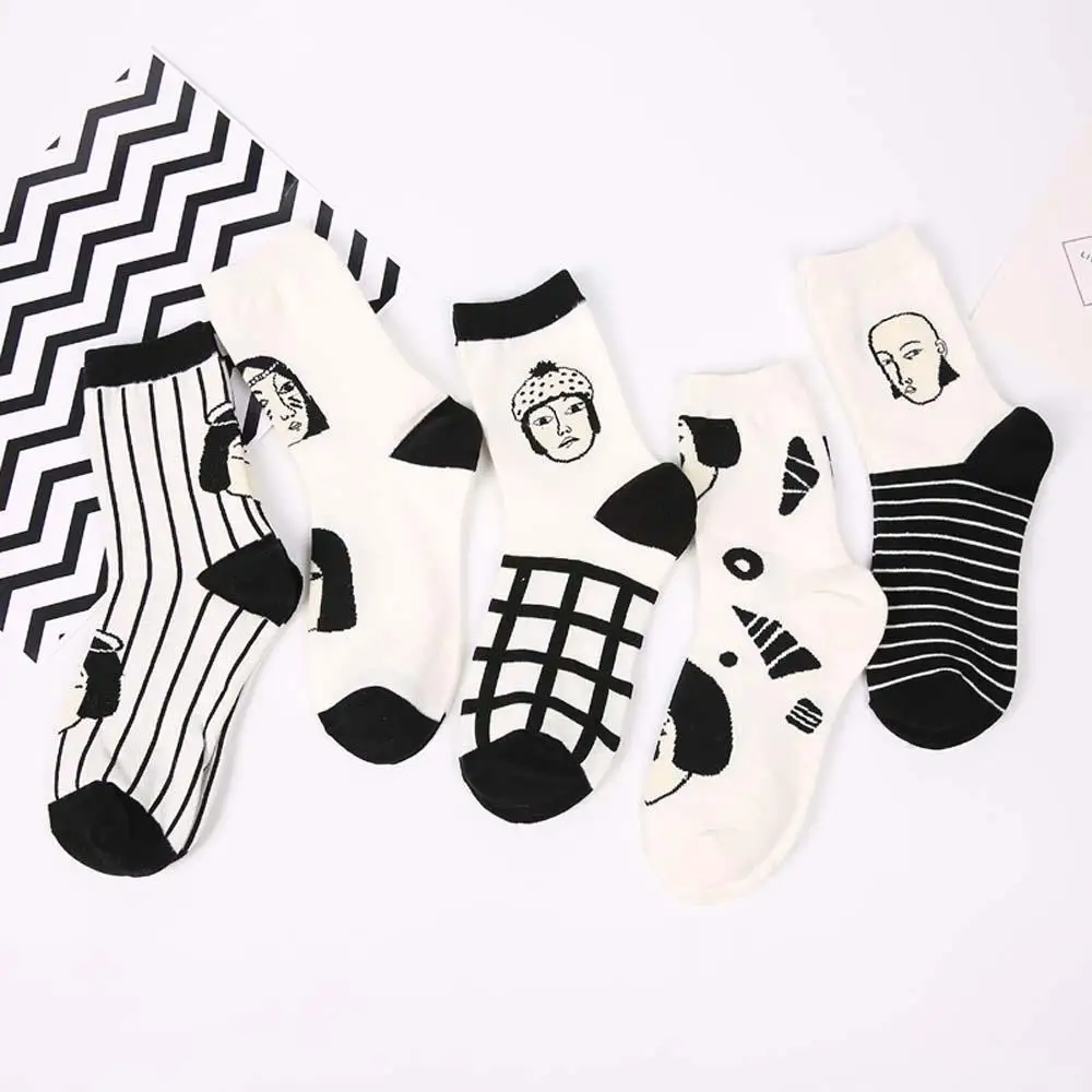 

Japan Style Cool Sexy Women Funny Head Patterned Short Socks Cotton Funny Hipster Art Ankle Black and White Style Harajuku Sox