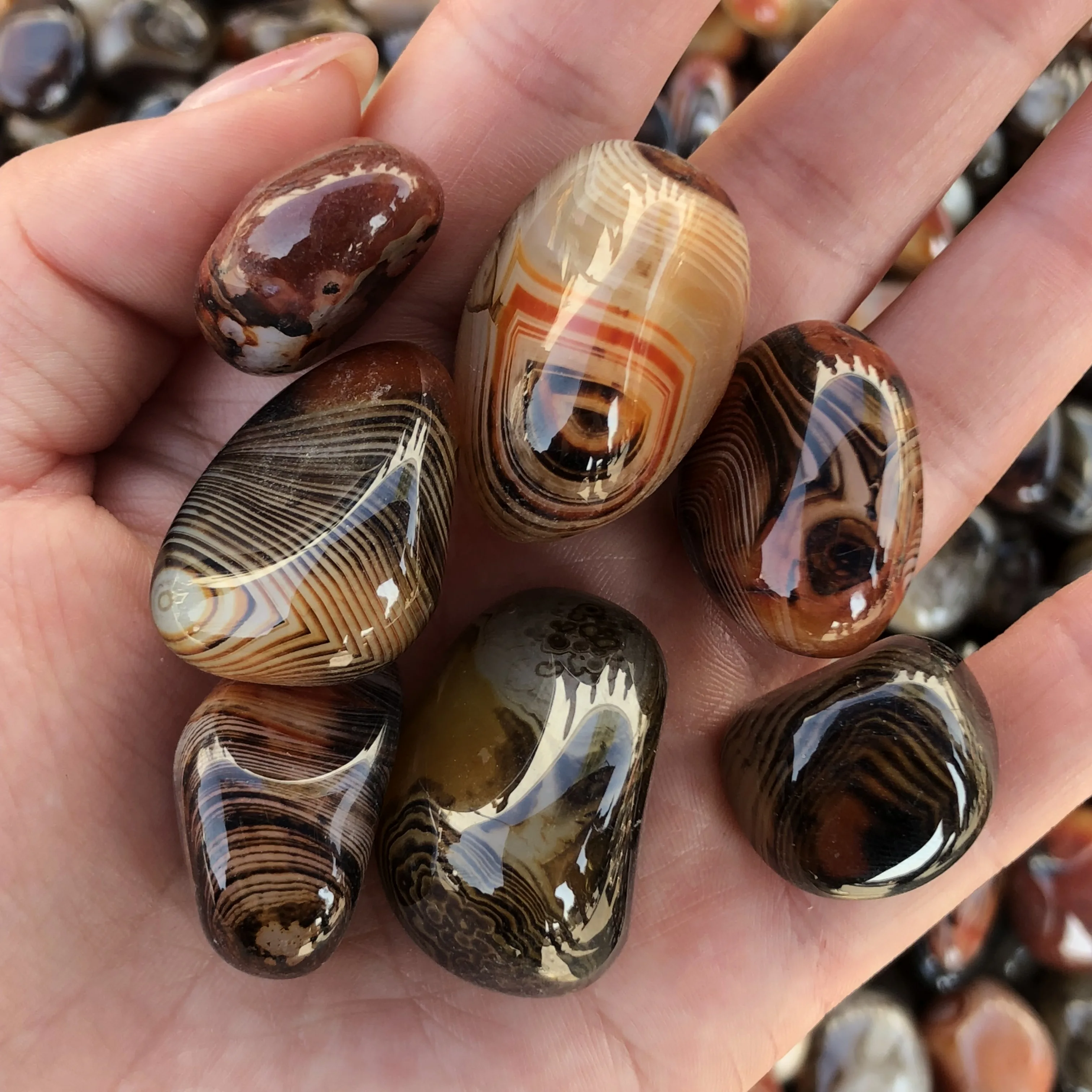

1kg Highly polished natrual sardonyx stone agate tumbled palm stones healing
