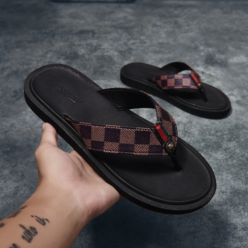 

2021 hot summer flip flops men's personality outer wear beach shoes summer outdoor couple slippers men trendy sandals size 39-46