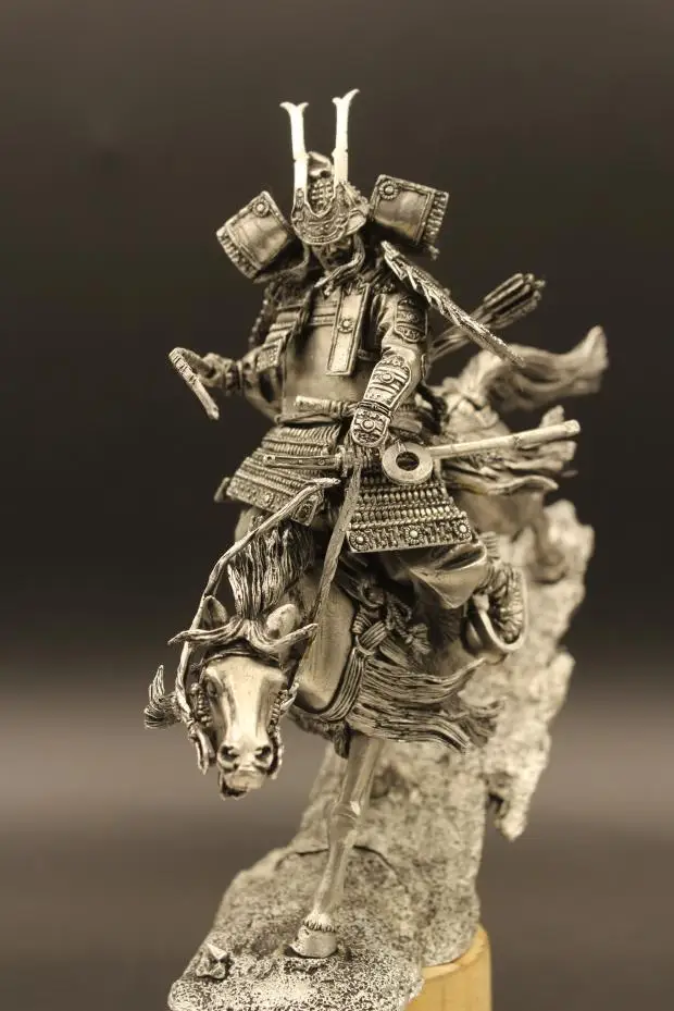 Yoshitsune Minamoto Броня Самурайские весы 1:18 жестяная Металлическая статуэтка DIY фигурка