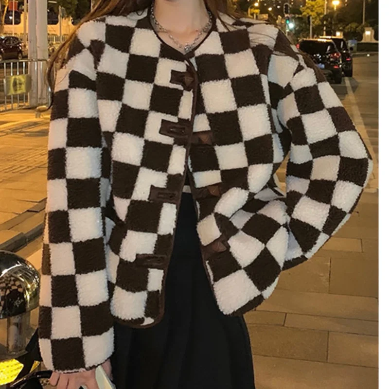 

Imitation Lamb Wool Checkerboard Coat Autumn Winter 2021 New Short Loose Design Deep Fried Street Long Sleeve Top Women