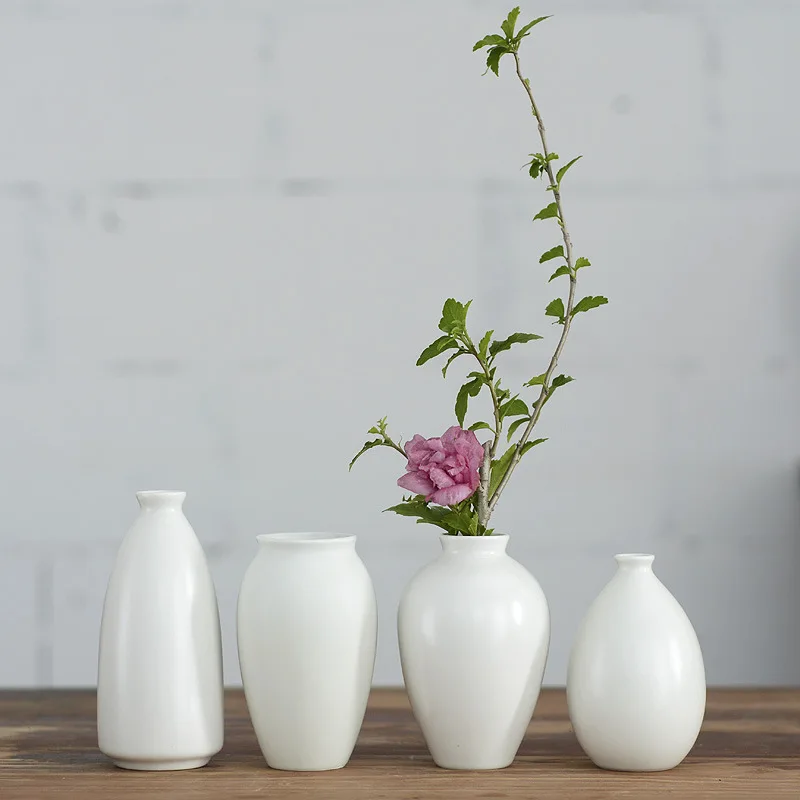 

Japanese Style Small Vase Simple Modern White and Black Glazed Smooth Flower Arrangement