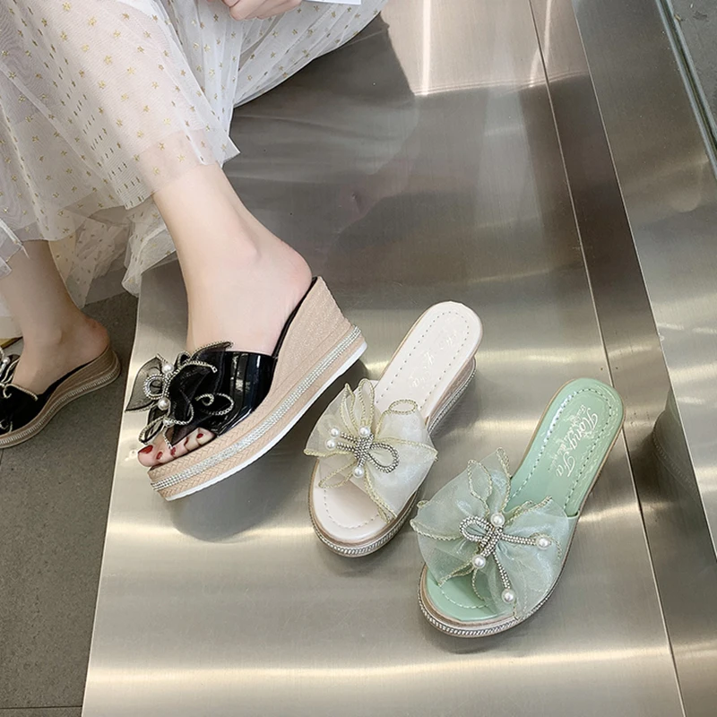 

Slippers Women Summer Luxury Slides High-Heeled Shoes Lady Pantofle On A Wedge Platform Butterfly-Knot Designer 2021 Fabric PU B