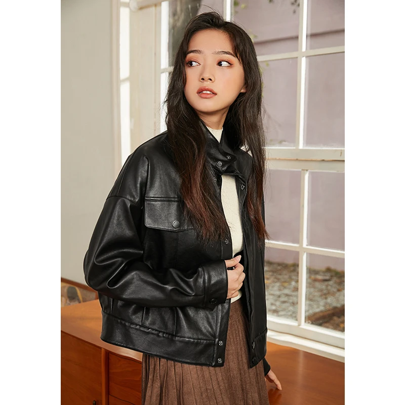 Женская куртка с длинным рукавом и воротником-стойкой свободного покроя