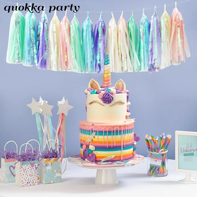 Праздничная гирлянда в виде единорога вечерние стиле с кисточками из салфетки