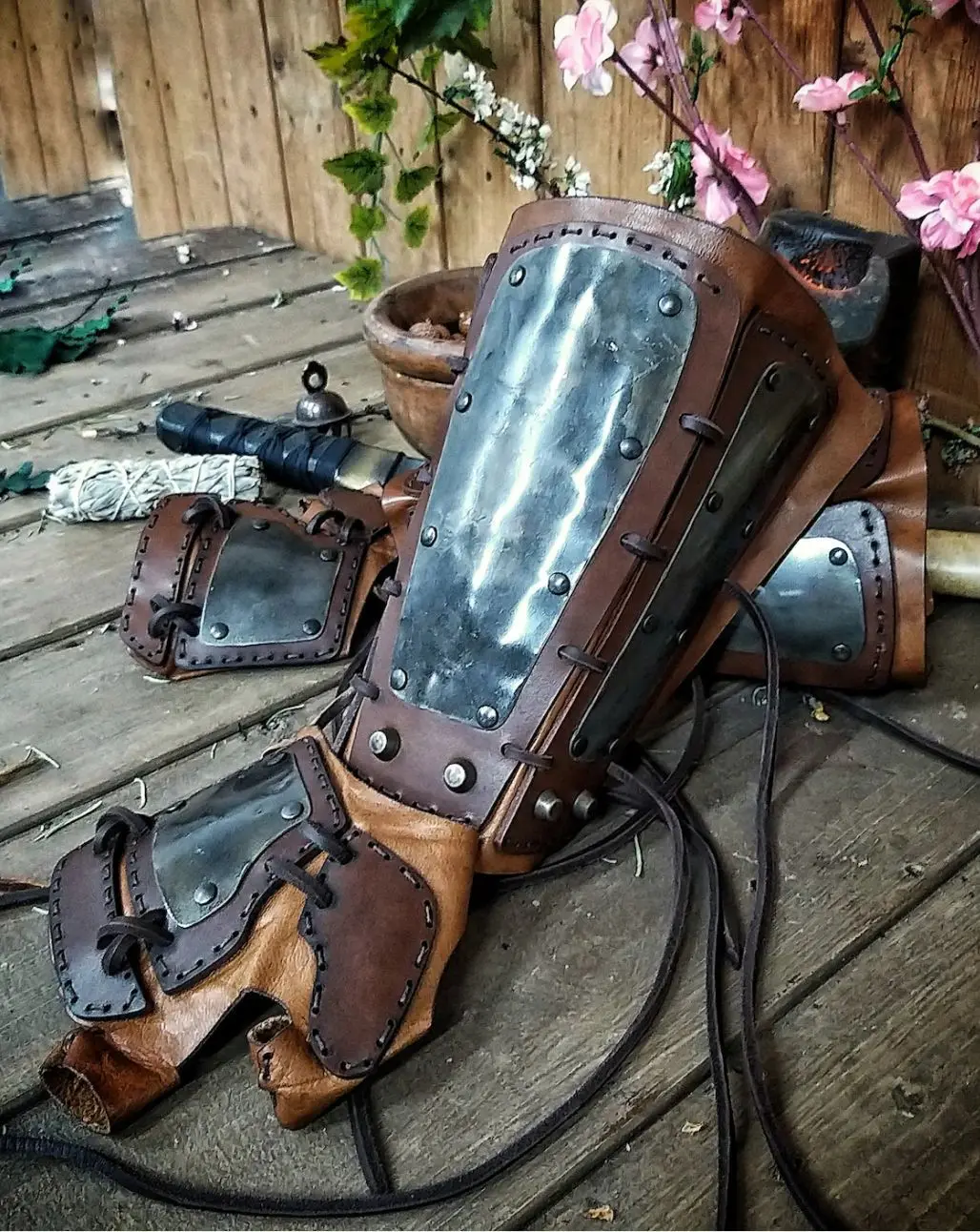 Средневековые ретро готические перчатки для езды на мотоцикле с открытыми пальцами, завязками из кожи и длинными перчатками солдата, боевой бойцовской косплей брони.