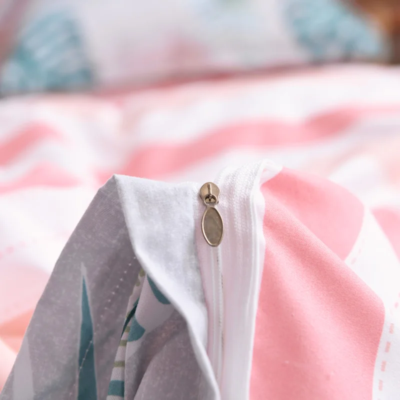 Комплект постельного белья с принтом фламинго в полоску пододеяльник листьями