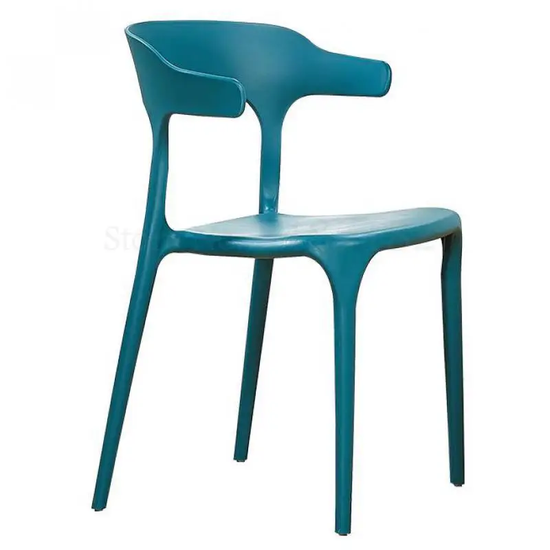 Стул со спинкой в современном минималистичном стиле кресло из пластика