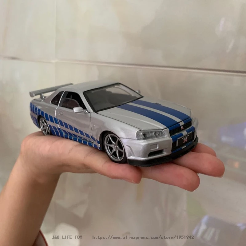 

1:32 Nissan Skyline Ares GTR R34 Diecasts & Toy Vehicles Metal Toy Car Model High Simulation Pull Back Collection Kids Toys