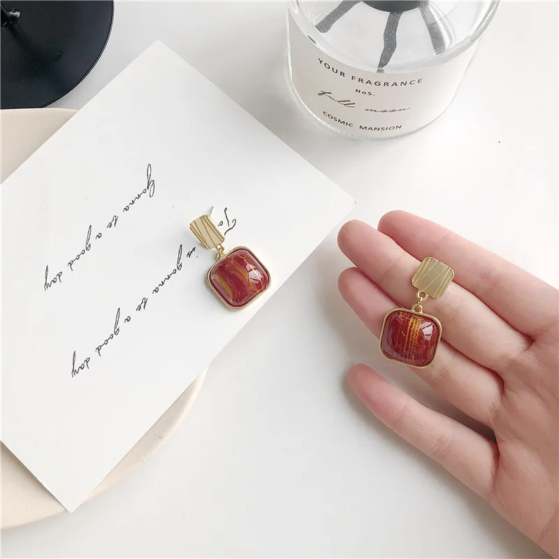 Модная держащая форму темпераментные ретро серьги гвоздики Геометрия