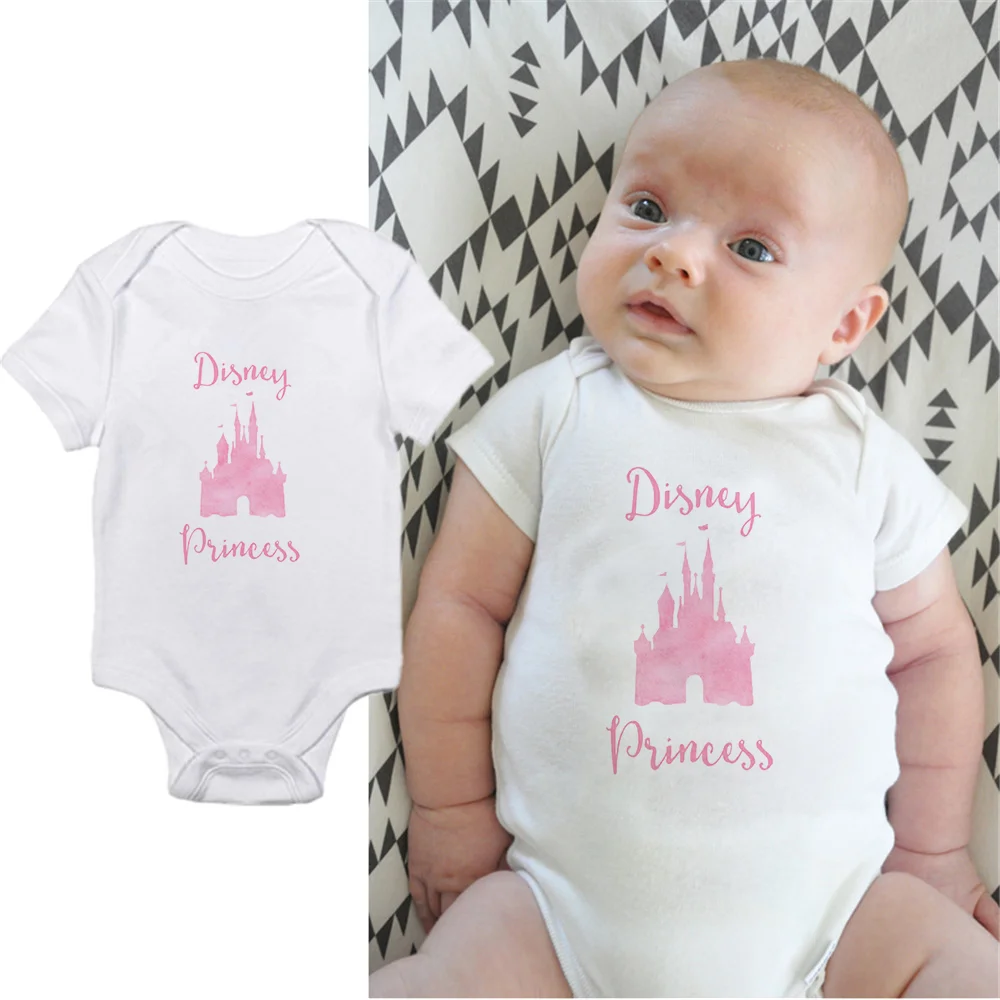 

Детские комбинезоны с надписью Disney, летняя белая одежда для новорожденных, боди для маленьких девочек, милые комбинезоны с розовым замком д...