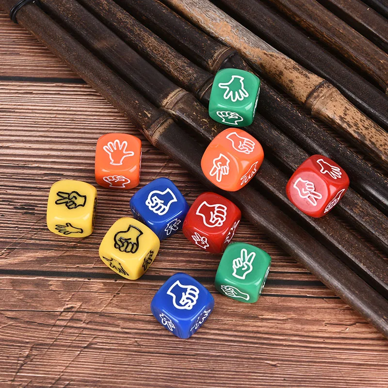 

2pcs Dices Creative Carving Guessing Dice / Bag Scissors Hammer Dice / Different Terminal Sharp Weapon Stone Scissors Cloth Sezi