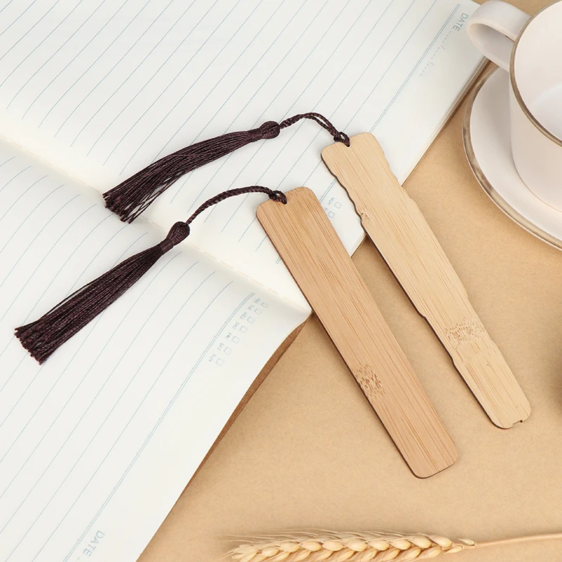 

1Pc Chinese Style Wooden Bookmarks Classic Vintage Hollow Retro Bookmark Gifts