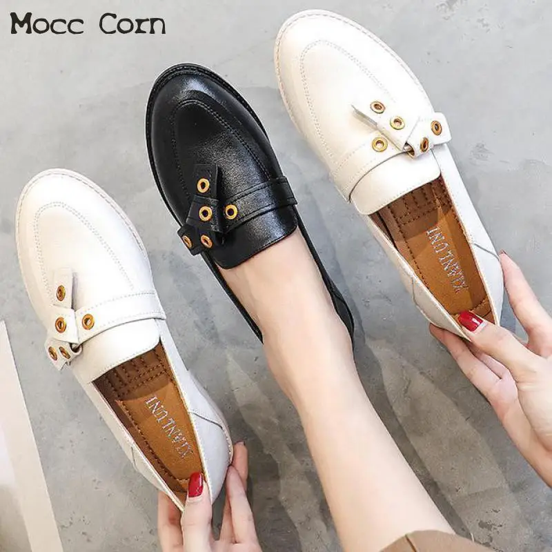Мокасины женские кожаные туфли на плоской подошве без застежки круглый носок