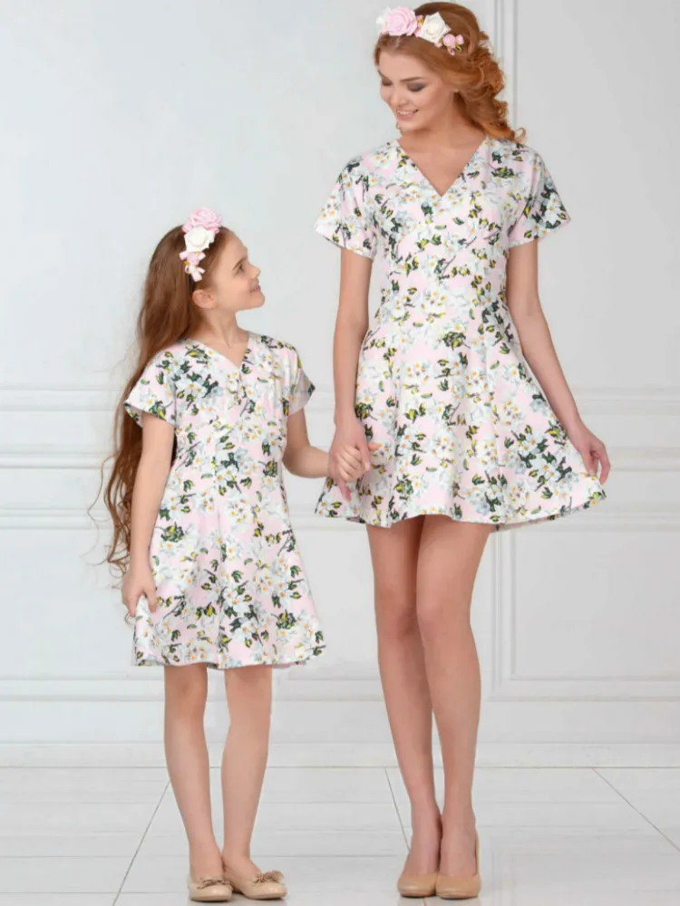 2020 летние Семейные комплекты платье для мамы и дочки полосатые платья с