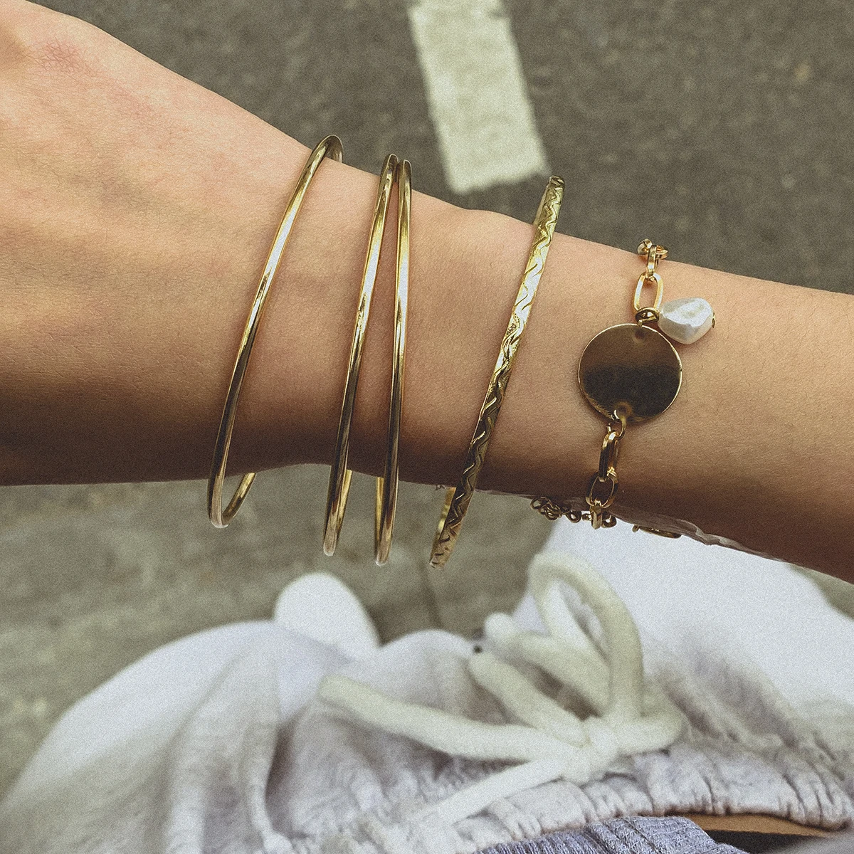 

Ingemark 5Pcs/Set Simple Boho Pearl Pendant Bracelet Hand Pulseras Charm Bracelets Bangles for Women 2021 Trend Fashion Jewelry