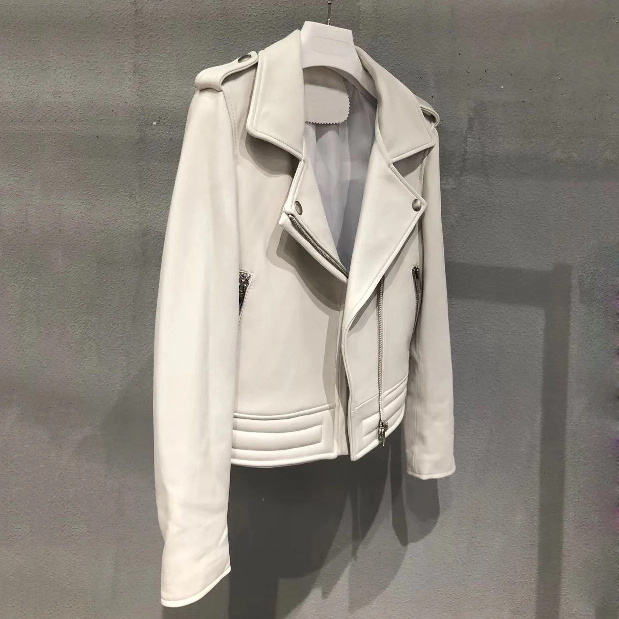 

Leather Jacket Women Vintage Zipper Short Simple Motorcycle Slim Genuine Lambskin Coat