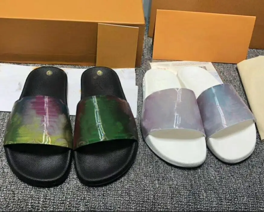 Женские и мужские шлепанцы из натуральной кожи ярких цветов со светоотражающими