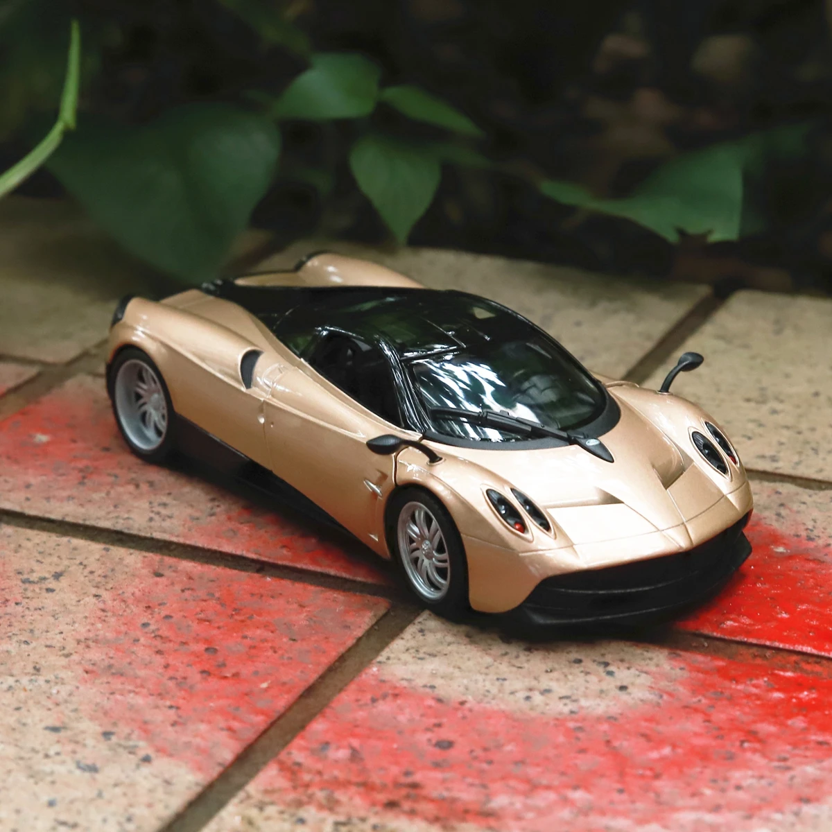 

WELLY 1:24 PAGANI Huayra Alloy Luxury Vehicle Diecast Pull Back Cars Model Toy Collection
