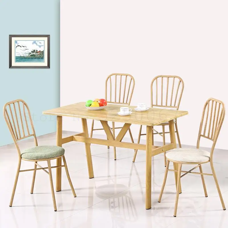 Простой домашний стул из твердой древесины с имитацией железа в скандинавском