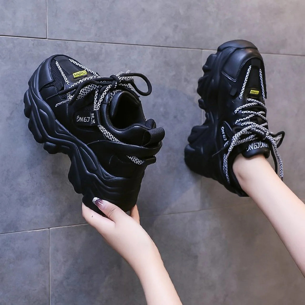 

Кроссовки женские на платформе и высоком каблуке, с вулканизированной подошвой