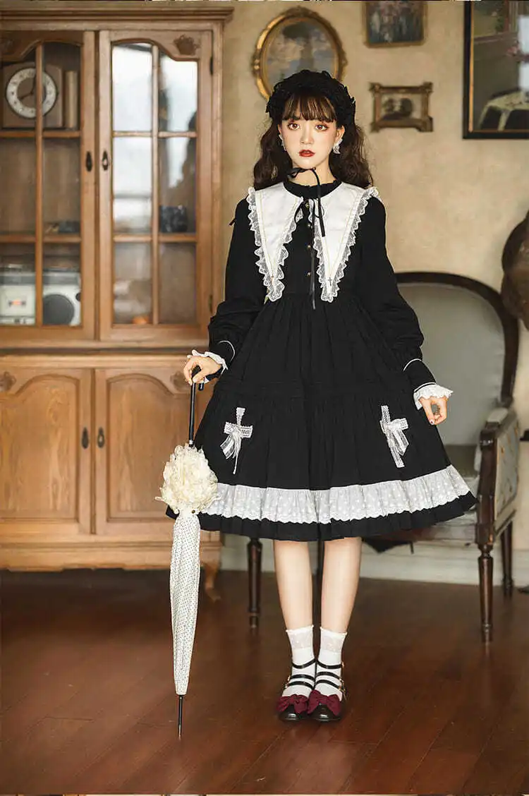 Женское платье с длинным рукавом черное или белое кружевное в готическом стиле