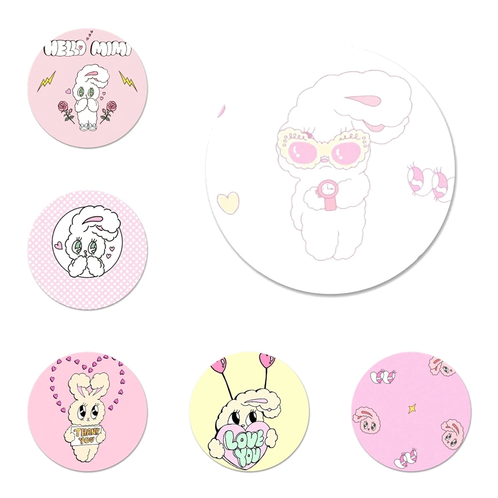 

Розовые значки chuu esther Значки Металлические Значки для украшения одежды рюкзака 58 мм