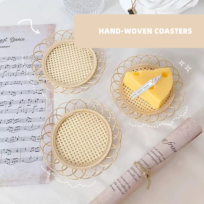 

Corn Fur Woven Dining Table Mat Heat Insulation Pot Holder Coasters Coffee Drink Tea Cup Pad Table Round Placemats Mug Coaster