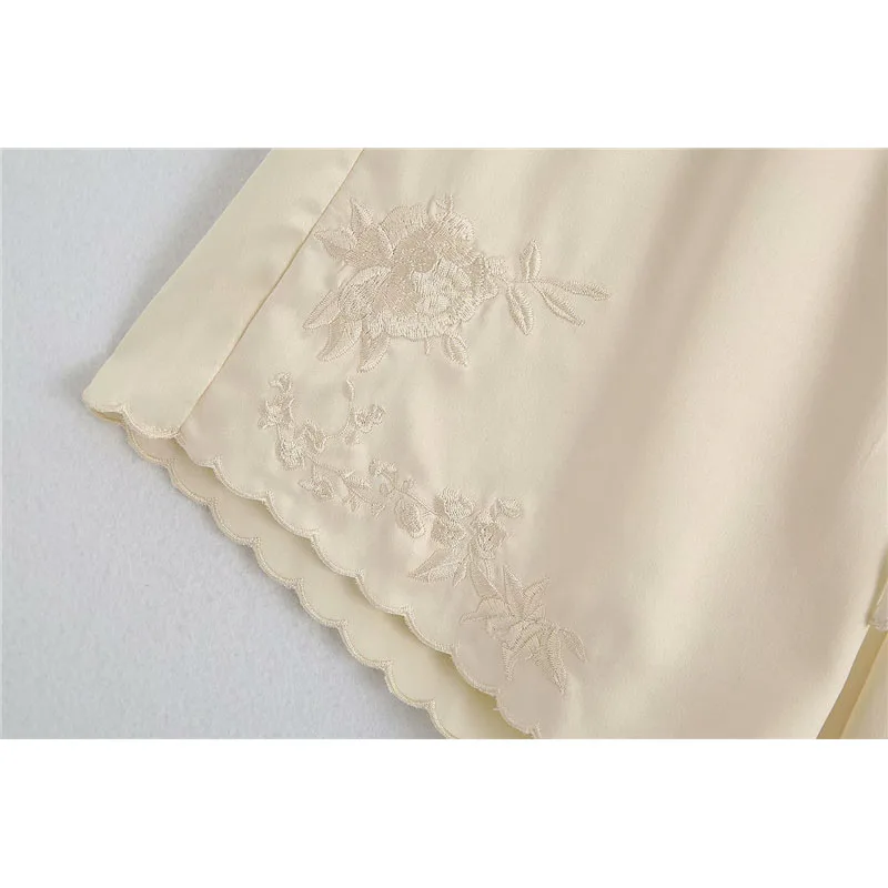 

2020 Women Stylish Chic Floral Embroidered Shorts Vintage High Elastic Waist Drawstring Short Pants Casual Pantalones Mujer