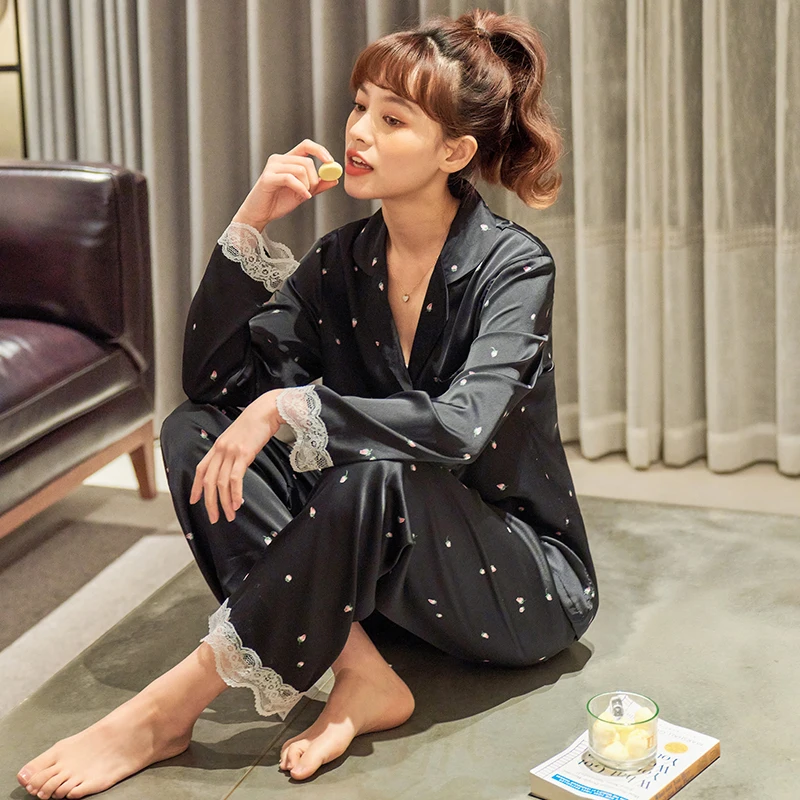 

Women Sleepwear 2021 Summer Pajamas Lapel buttons ilk Print Sweet Women Sleepwear Set Girl Nightgown Short Pant Silk Pajamas Set
