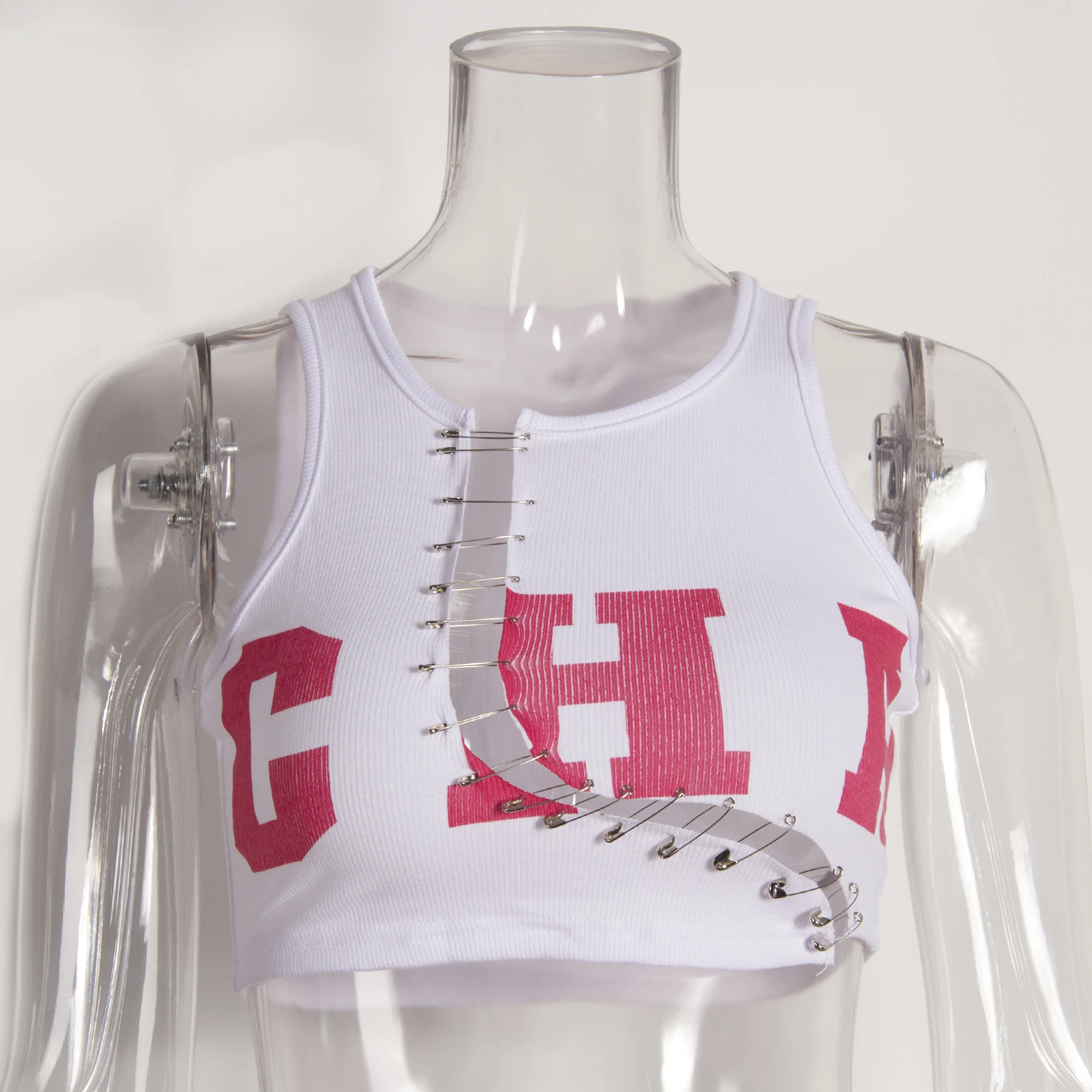 Наряды с буквенным принтом белого цвета без рукавов | Женская одежда