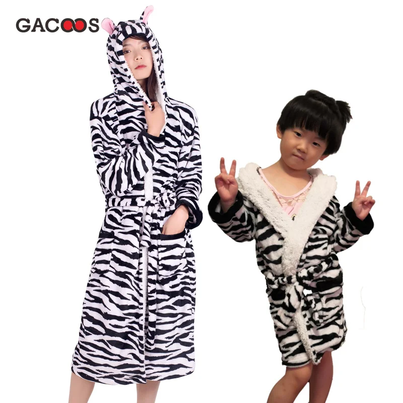 Cartoon Kids Robes Flannel Unicorn Boys Girls Robes Tiger Animal Hooded Bath Robes Long Sleeve Baby Boy Bathrobe Child Clothing
