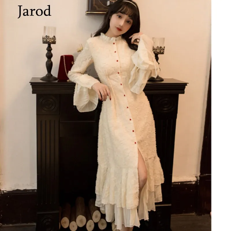 Женское винтажное однобортное платье русалка облегающее весеннее с