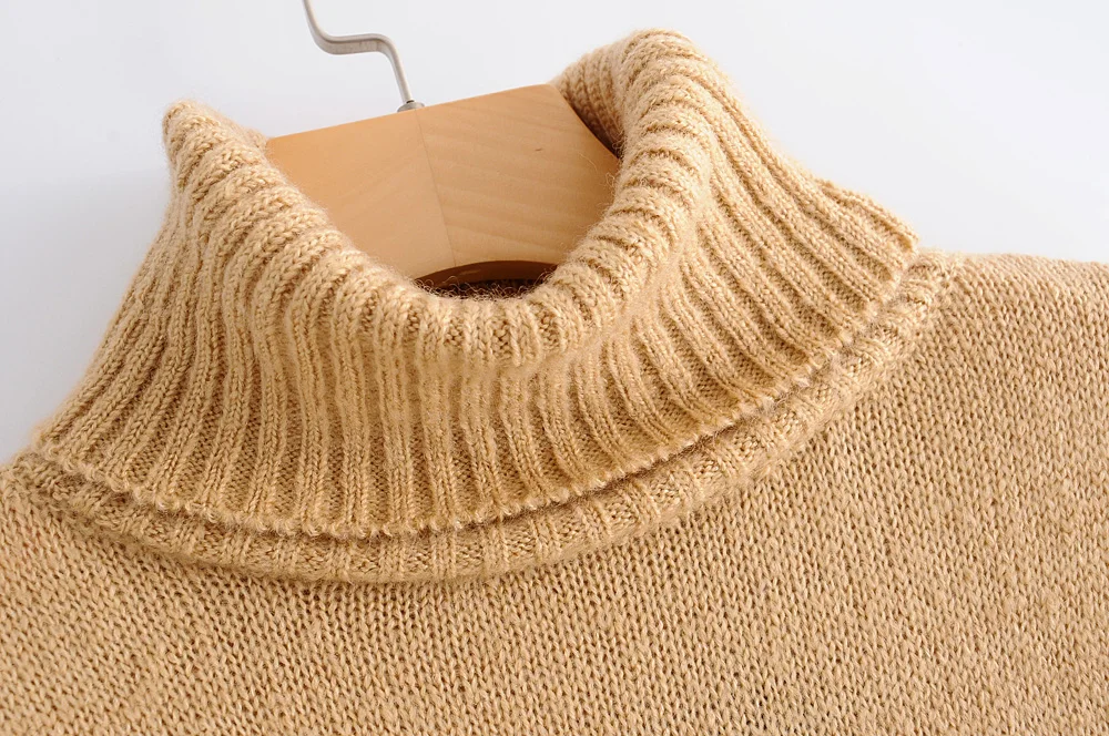 Женский свитер с высоким плотно облегающим шею воротником Осенние однотонные