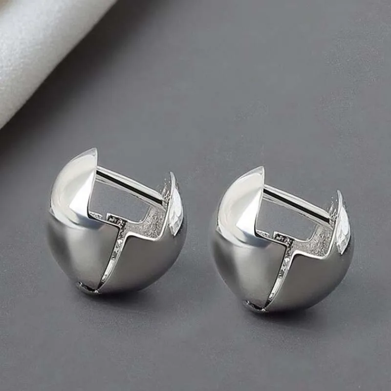 Корейские модные женские серьги необычные широкие круглые полированные