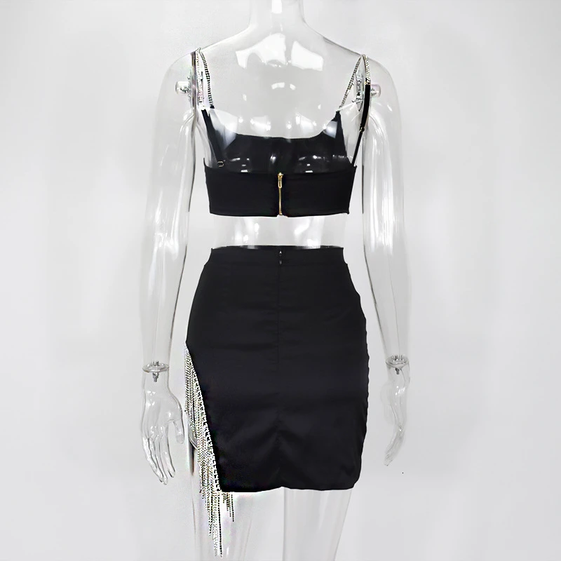 Женское атласное платье на молнии однотонное черное из двух частей с кисточками