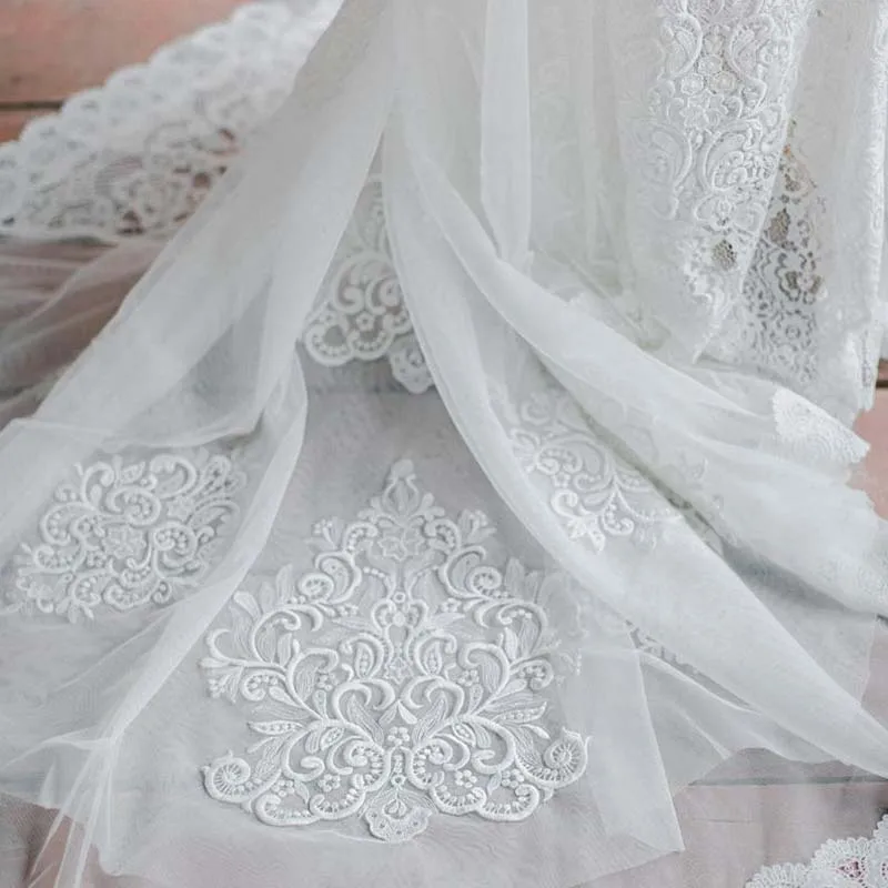 

Amazing Long Sleeve Bohemian Wedding Dress V Neck Lace Appliques Backless Open Back Sweep Train White Boho Wedding Gown Vestidos