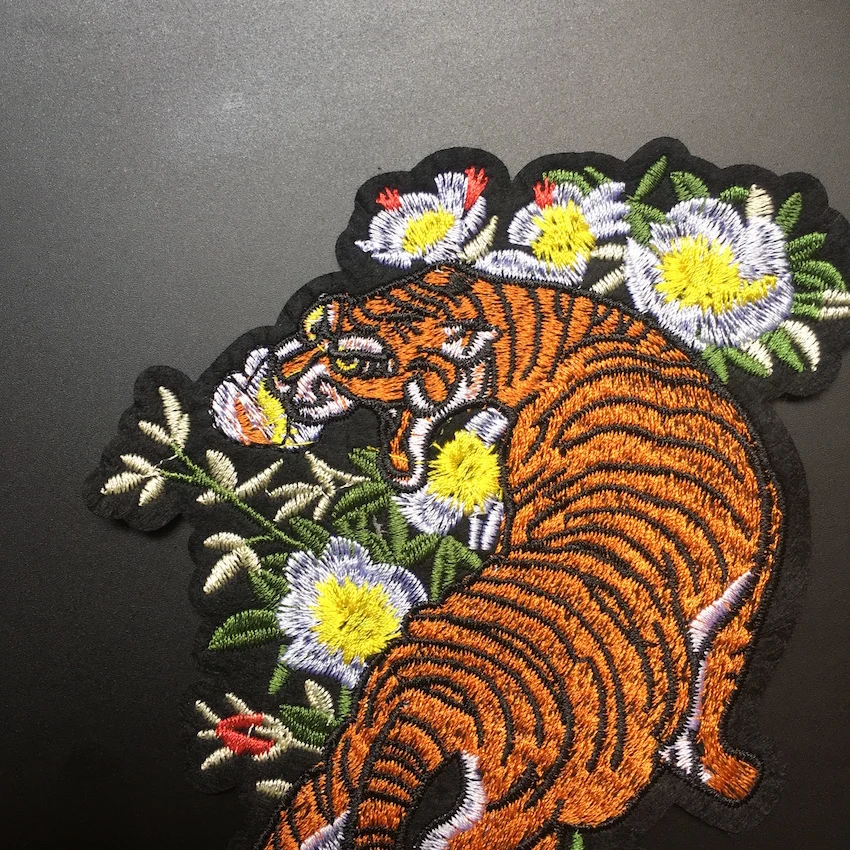 1 пара красивых цветочных вышитых патчей с тигром для одежды наклейки