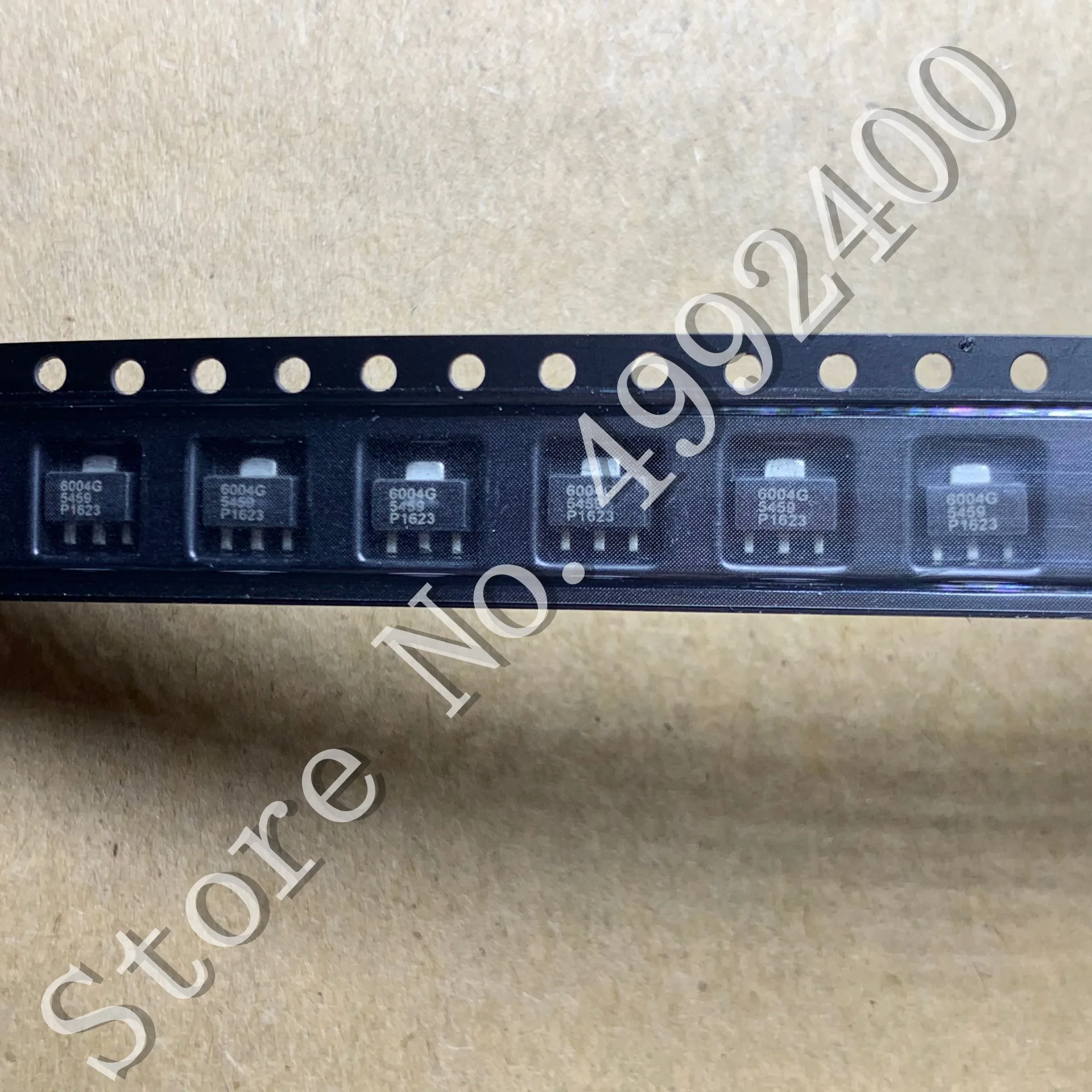 

Фотосессия 1 шт., Φ 6004G CMM6004 SOT89