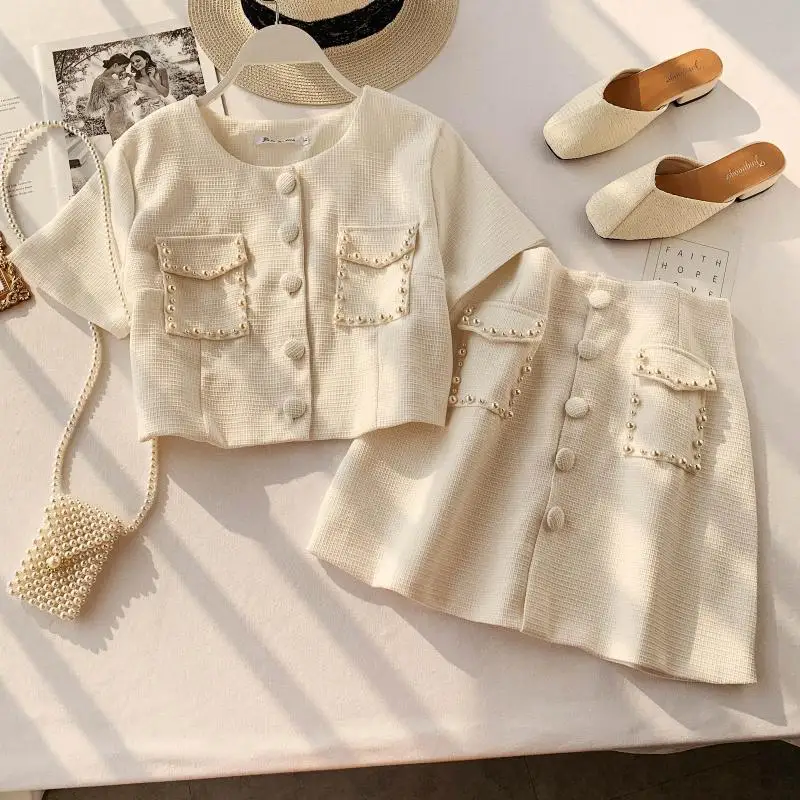 Модный женский костюм из двух предметов однобортный укороченный топ и мини юбка