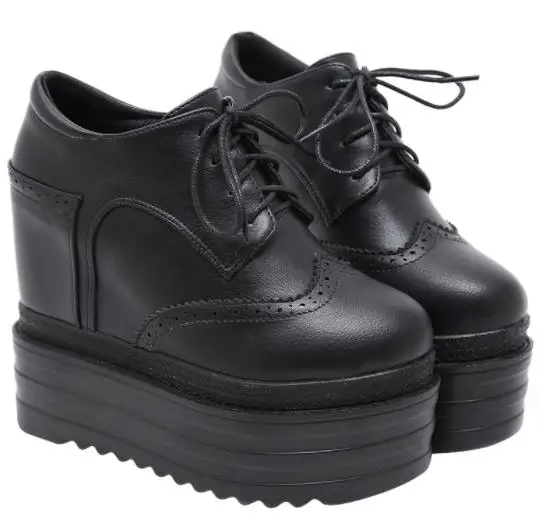 Осенне-зимние ботильоны Martin с внутренней подкладкой добавляют шерстяную женскую