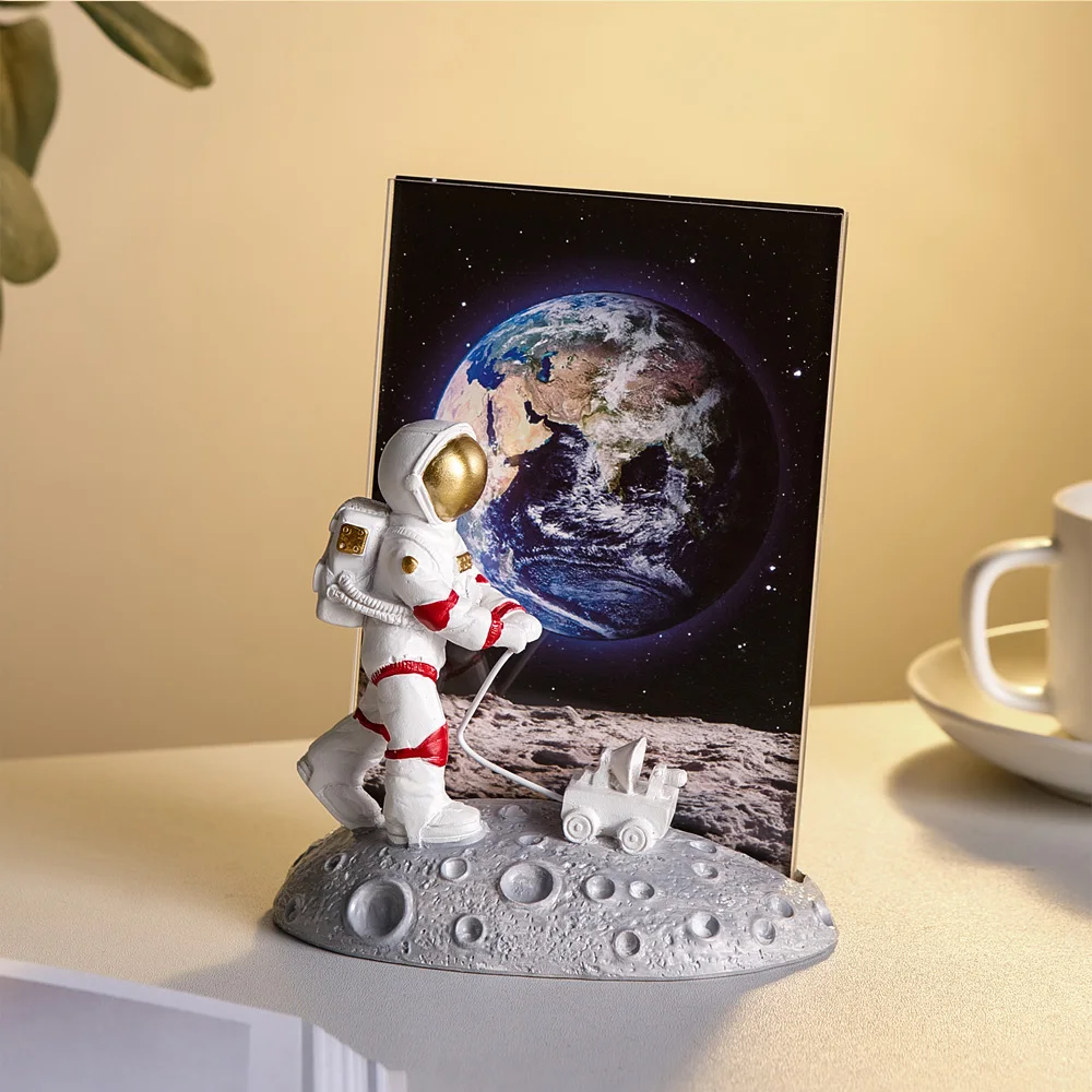 Creative Resin Astronaut Figurines Acrylic Photo Frame Modern Home Decoration Pictures Cosmonaut Statue Christmas Decor | Дом и сад