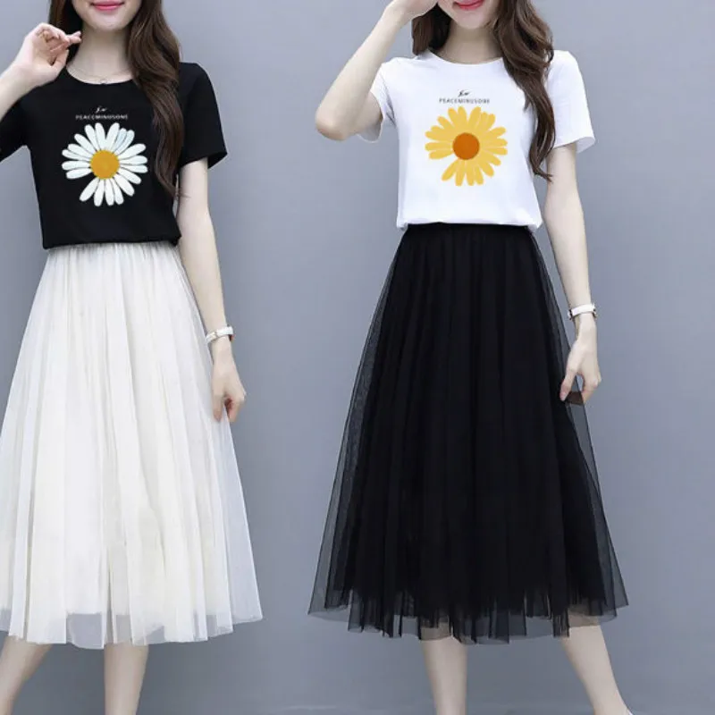 Женский комплект из двух предметов футболка с коротким рукавом и принтом