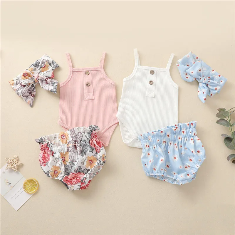 

Детский Повседневный костюм для новорожденных девочек, комбинезон без рукавов + шорты с цветочным принтом + повязка на голову, комплект одеж...